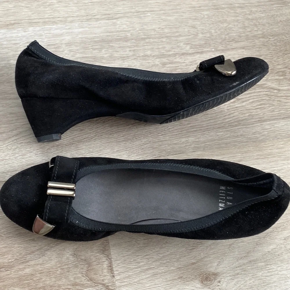 Stuart Weitzman Suede Bow Accent Pumps - Picture 7 of 16